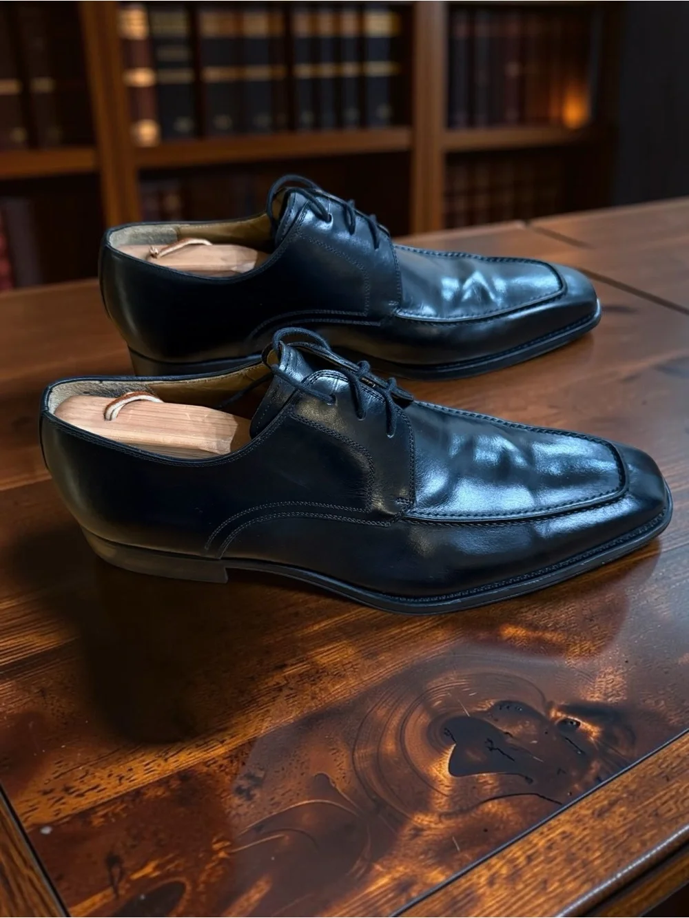 Magnanni 13723 Black Apron Toe Derby Dress Shoe 9.5M Spain + Cedar Trees